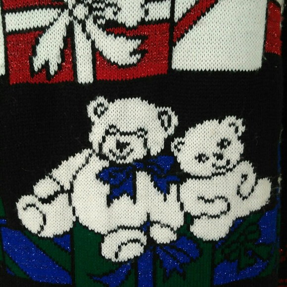 Vintage Christmas Sweater - Picture 4 of 9